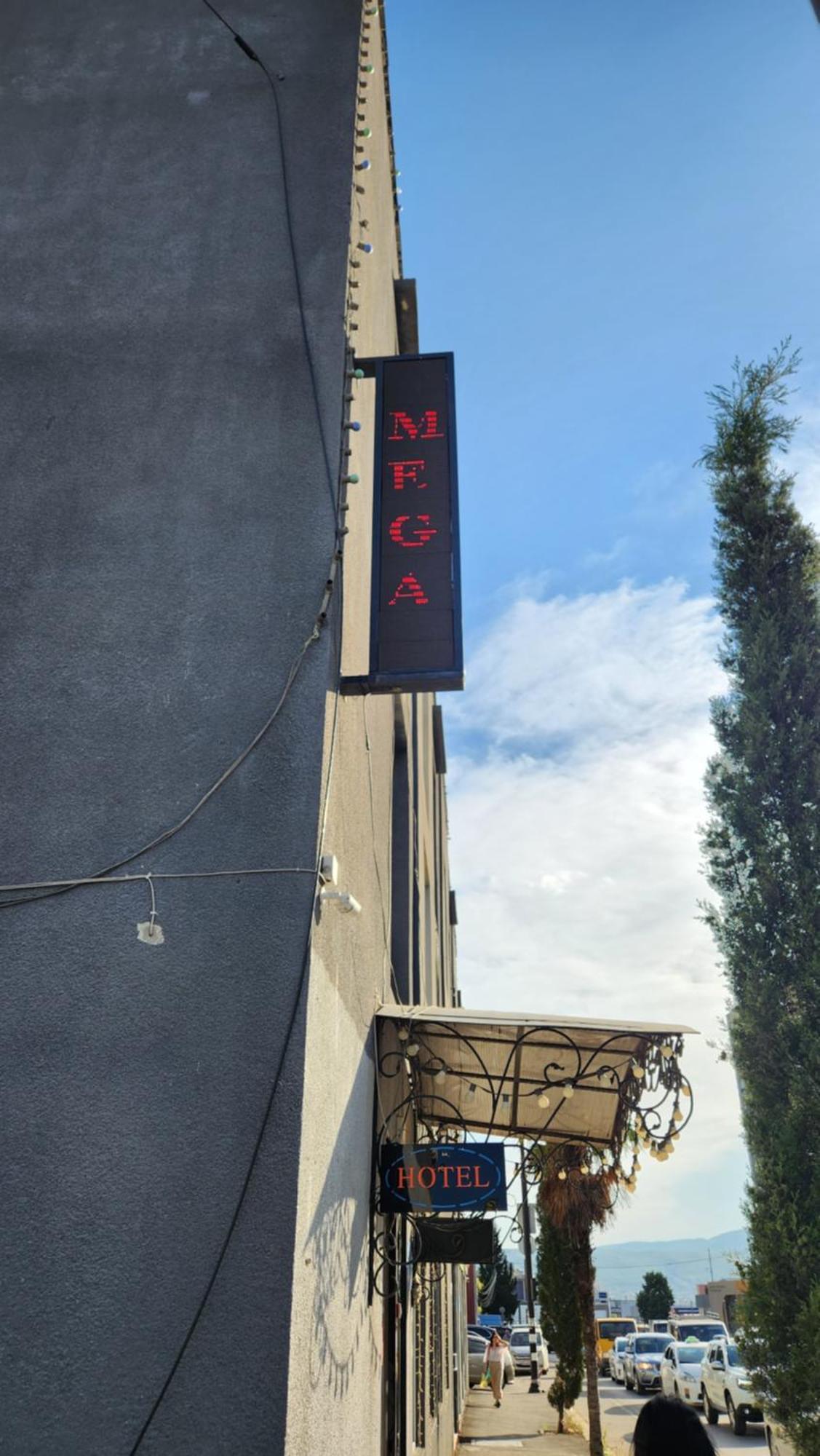 Hotel ,,Mega" Tbilisi Exterior foto